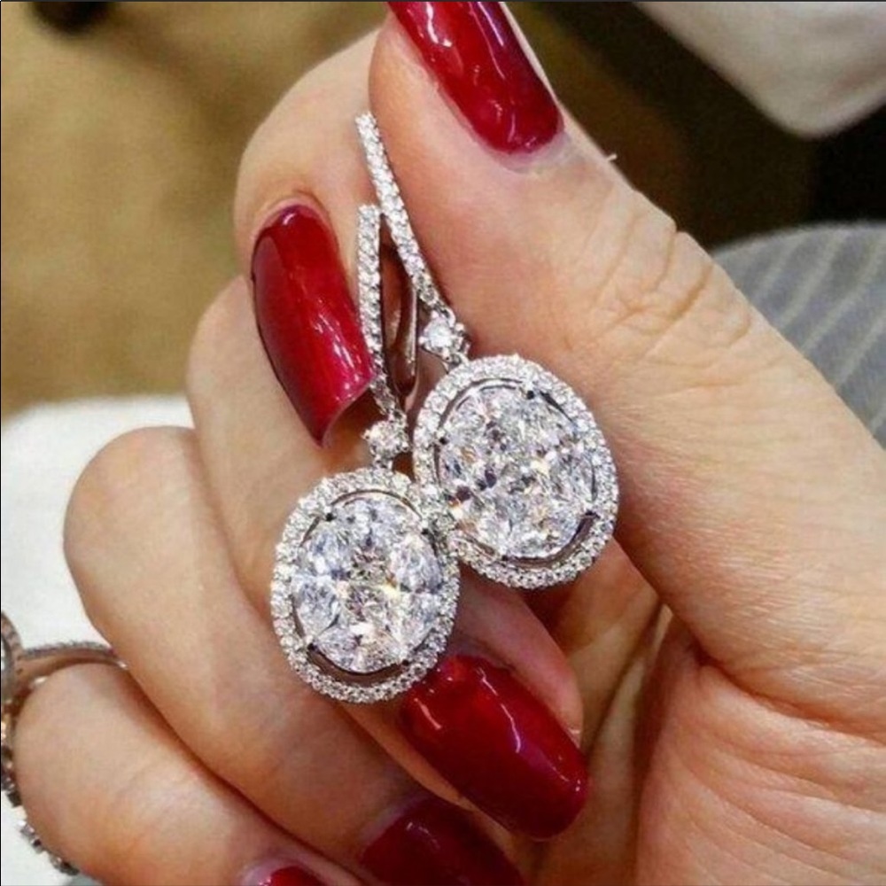 **NEW 18K White Gold Oval Diamond Halo Earrings - Picture 3 of 4